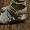 Wonder nation girls sandals, size 2 has been used by cells in a good condition - Image 5