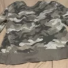 Gap camouflage boys top size medium excellent Condition - Image 2
